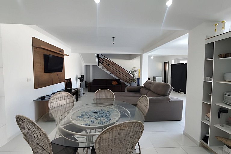 Triplex perto do Mar