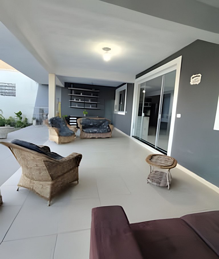Triplex perto do Mar