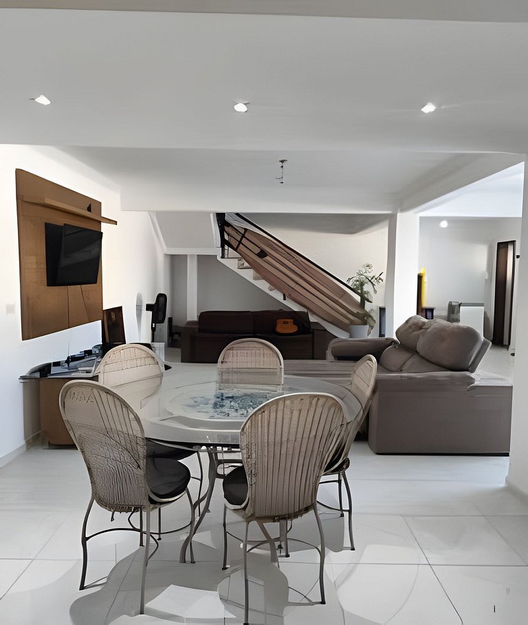 Triplex perto do Mar