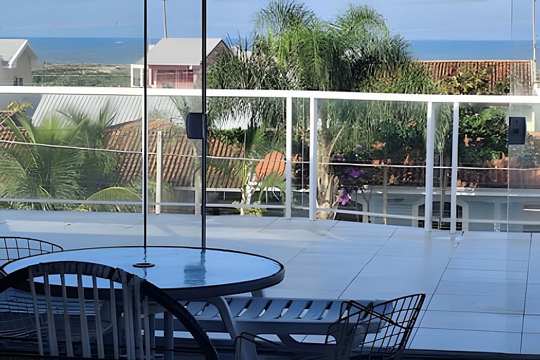 Triplex perto do Mar