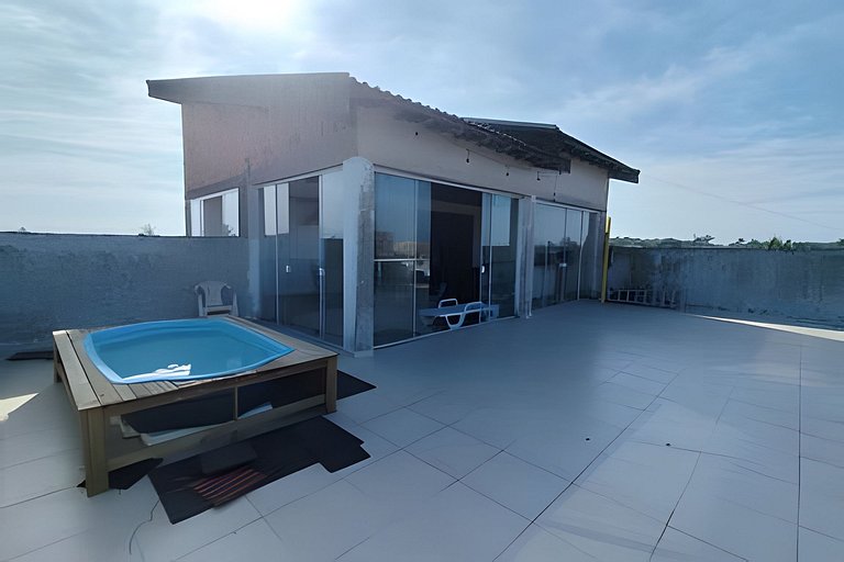 Triplex perto do Mar